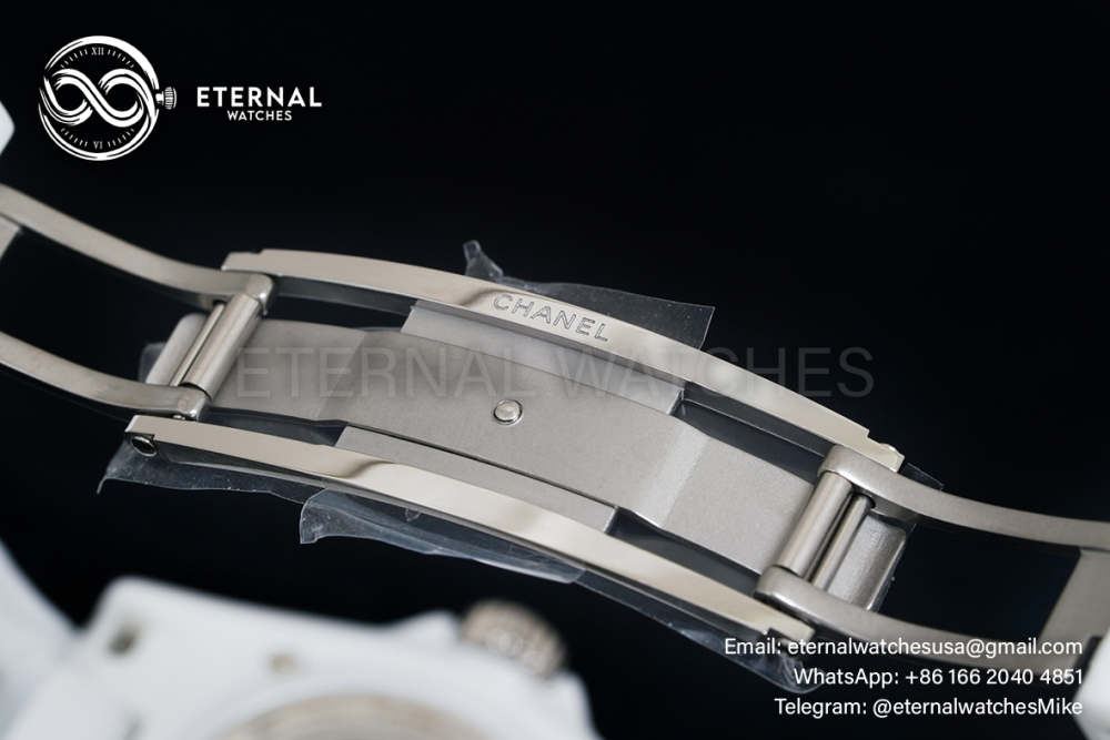 CHANEL - J12 Ladies 33mm Ceramic/Cer White/Dia XF Swiss Quartz