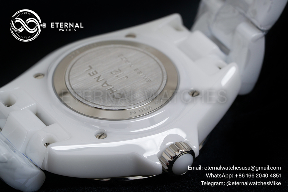 CHANEL - J12 Ladies 33mm Ceramic/Cer White/Dia XF Swiss Quartz