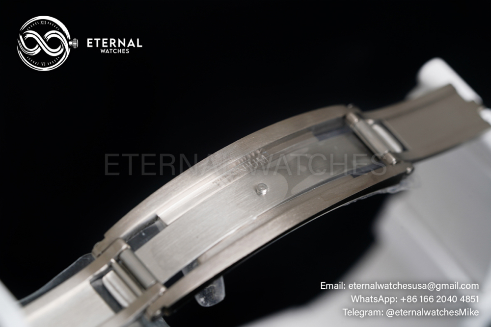 RICHARD MILLE - VAUCHER SUPER CLONE RM61-01 White Ceramic/RU Skeleton Dial