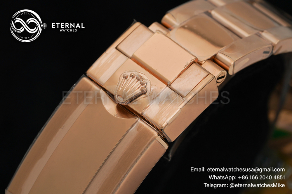 ROLEX - GMT Master II 126715 CHNR Oyster 904L RG/RG Black Dial CLEAN VR3186