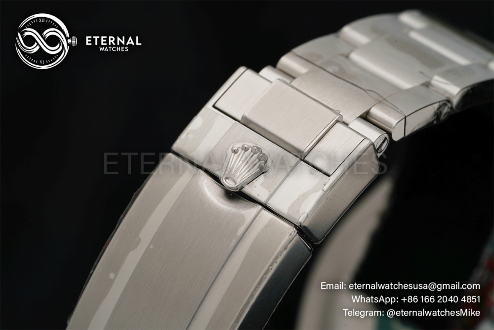 ROLEX - Super Clone Explorer II 226570 42mm SS/SS White Dial Clean DD3285