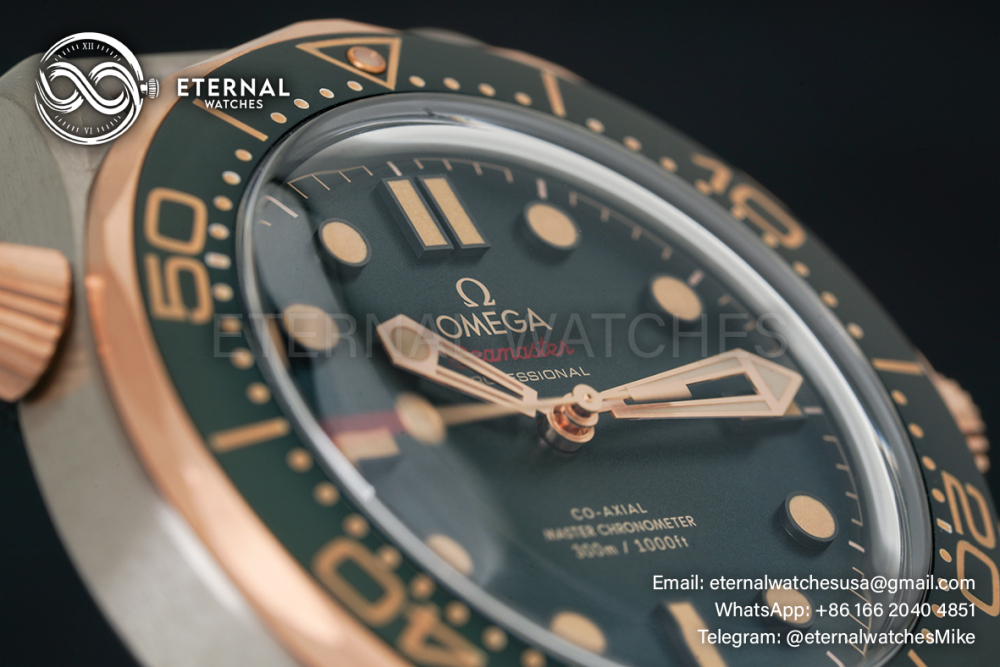 OMEGA - Seamaster 300m 2025 42mm TI/TI Green Dial VSF A8806