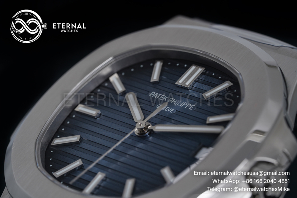PATEK PHILIPPE - Nautilus Jumbo 5811 41mm SS/SS Blue Dial 3KF 330SC