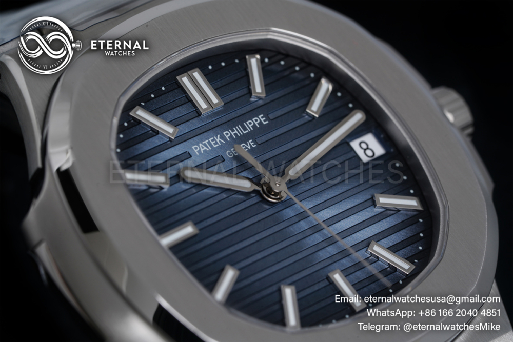 PATEK PHILIPPE - Nautilus Jumbo 5811 41mm SS/SS Blue Dial 3KF 330SC