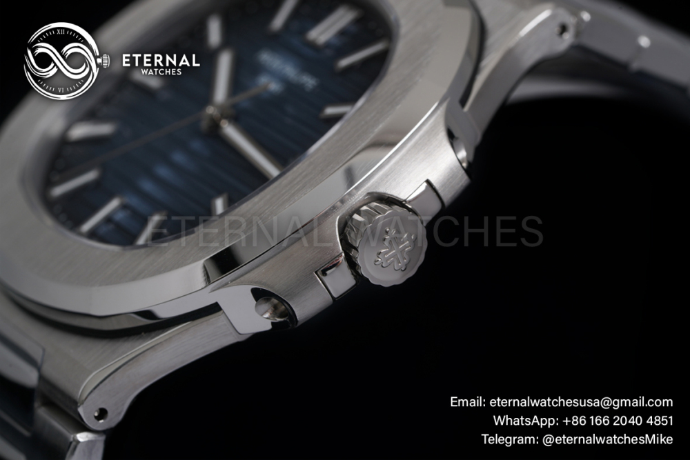 PATEK PHILIPPE - Nautilus Jumbo 5811 41mm SS/SS Blue Dial 3KF 330SC