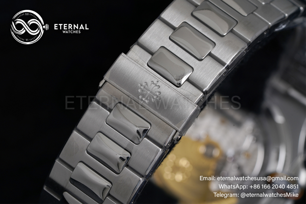 PATEK PHILIPPE - Nautilus Jumbo 5811 41mm SS/SS Blue Dial 3KF 330SC