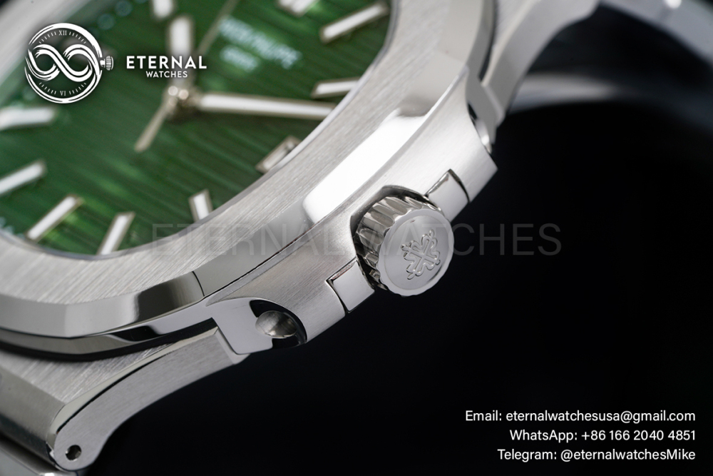 PATEK PHILIPPE - Nautilus 5711 40mm Green SS/SS 3KF A330SC
