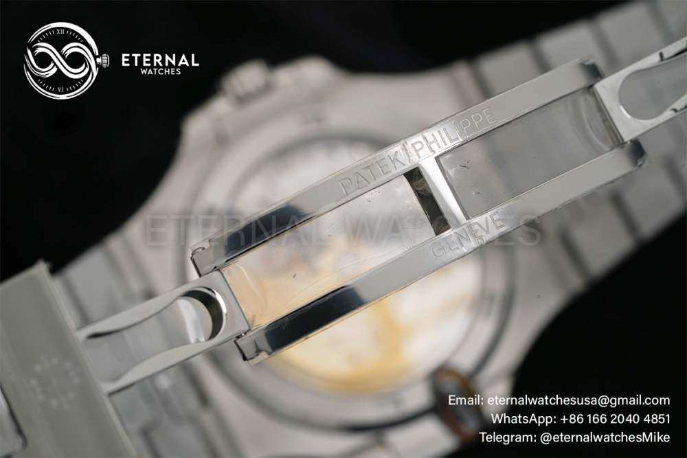PATEK PHILIPPE - Nautilus 5711 40mm Green SS/SS 3KF A330SC