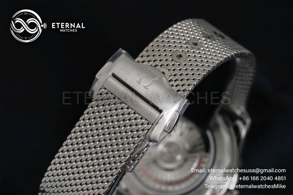 OMEGA - Seamaster Diver 300m 42mm SS/SS Silver Dial VSF A8806