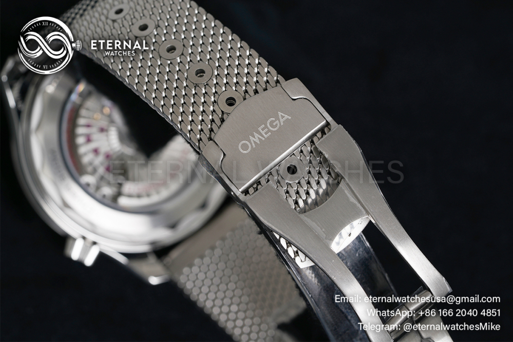 OMEGA - Seamaster Diver 300m 42mm SS/SS Silver Dial VSF A8806