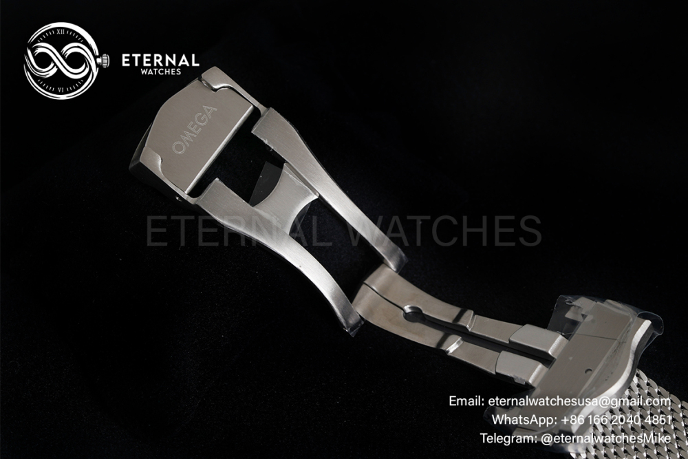 OMEGA - Seamaster Diver 300m 42mm SS/SS Silver Dial VSF A8806