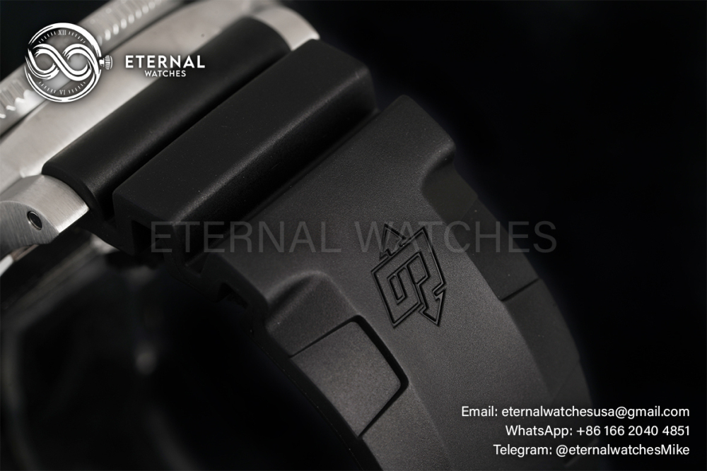 PANERAI - Submersible PAM1229 44mm SS/RU Black Dial VSF P900