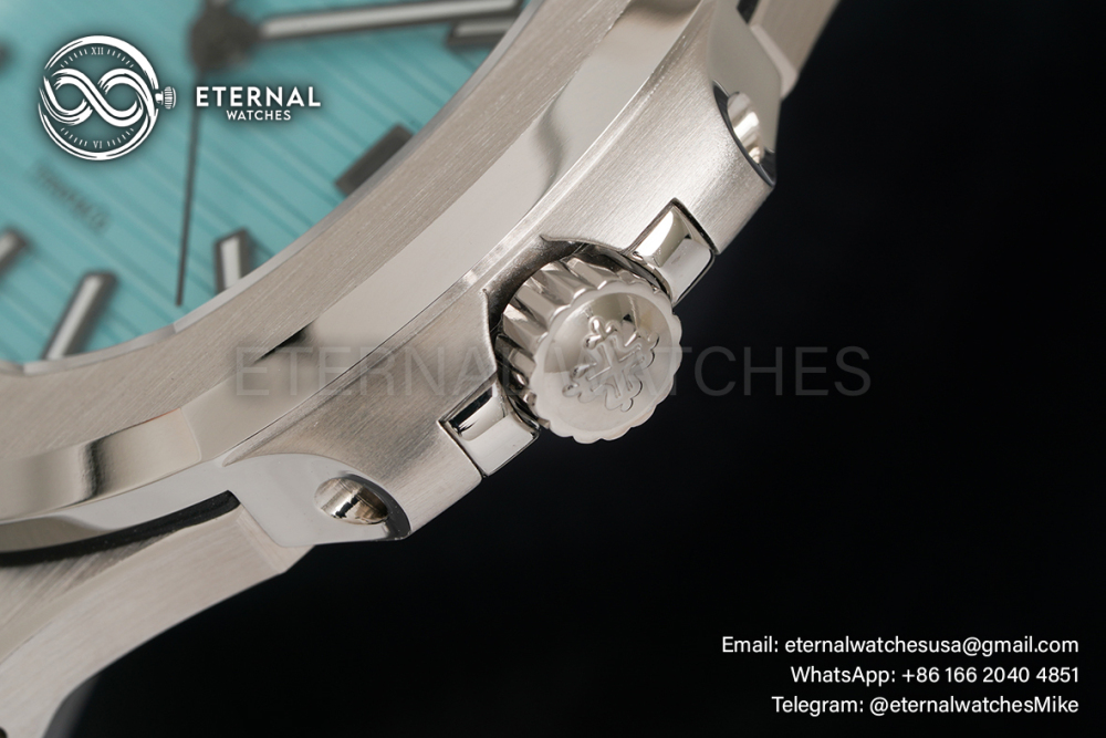 PATEK PHILIPPE - Nautilus Jumbo 5711 40mm Tiffany Blue Dial SS/SS 3KF A330SC