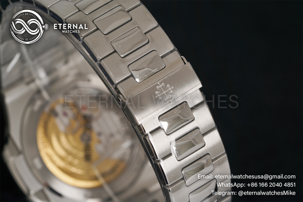 PATEK PHILIPPE - Nautilus Jumbo 5711 40mm Tiffany Blue Dial SS/SS 3KF A330SC