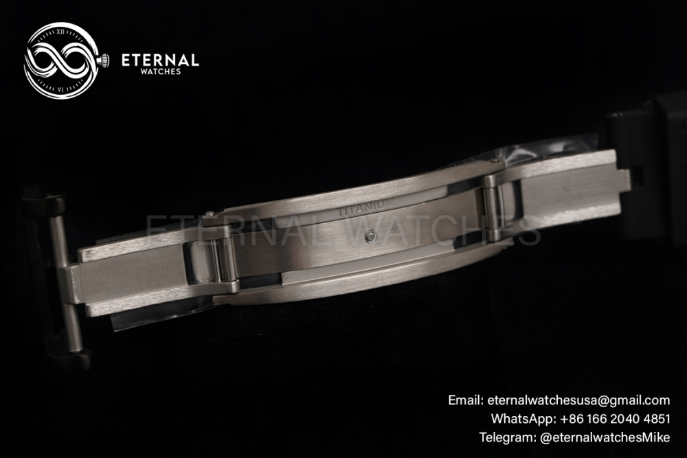 RICHARD MILLE - RM21-02 White Carbon Case Black Rubber RMF Tourbillon