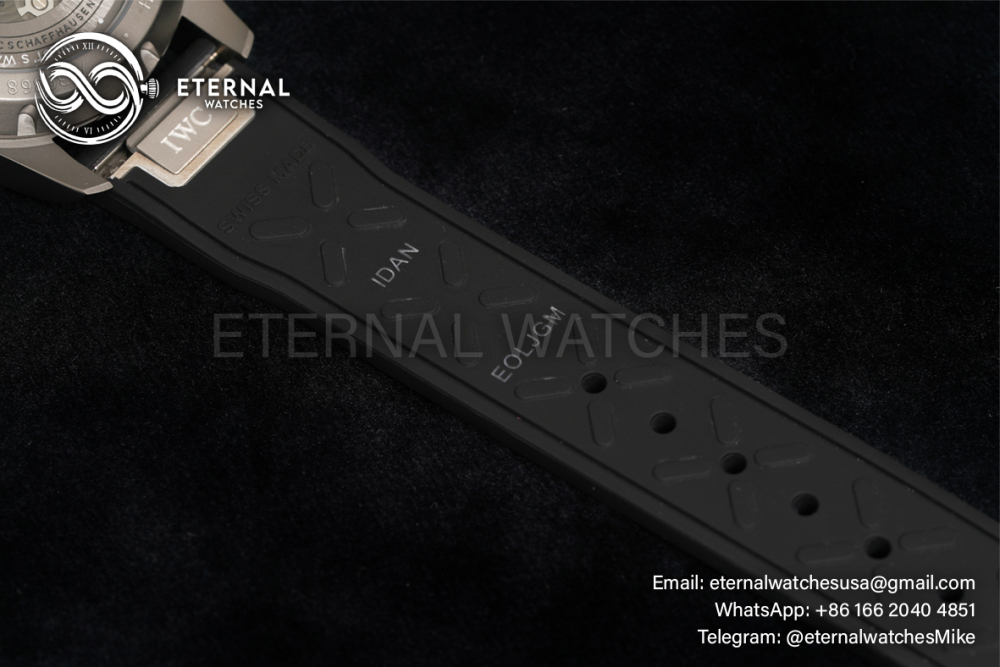 IWC - Pilot's Watch Chronograph 41mm TI/RU Black/Num BLSF A7750