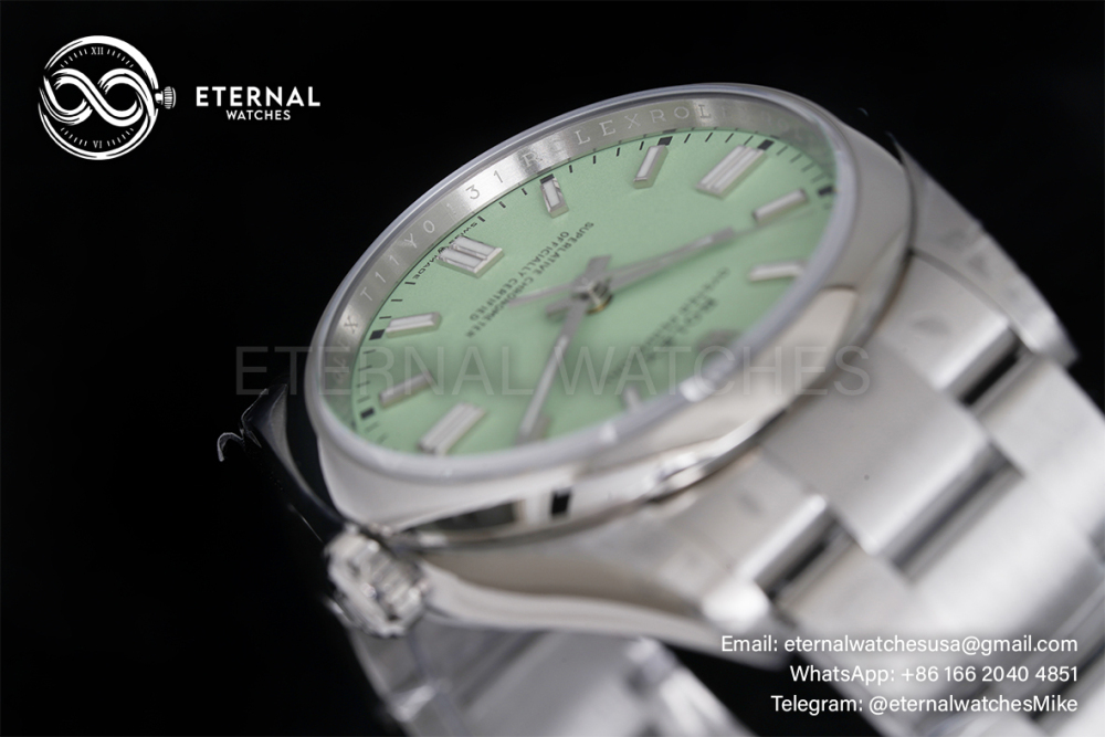 ROLEX - Oyster Perpetual 134300 41mm SS/SS Pistachio Dial VSF VS3230