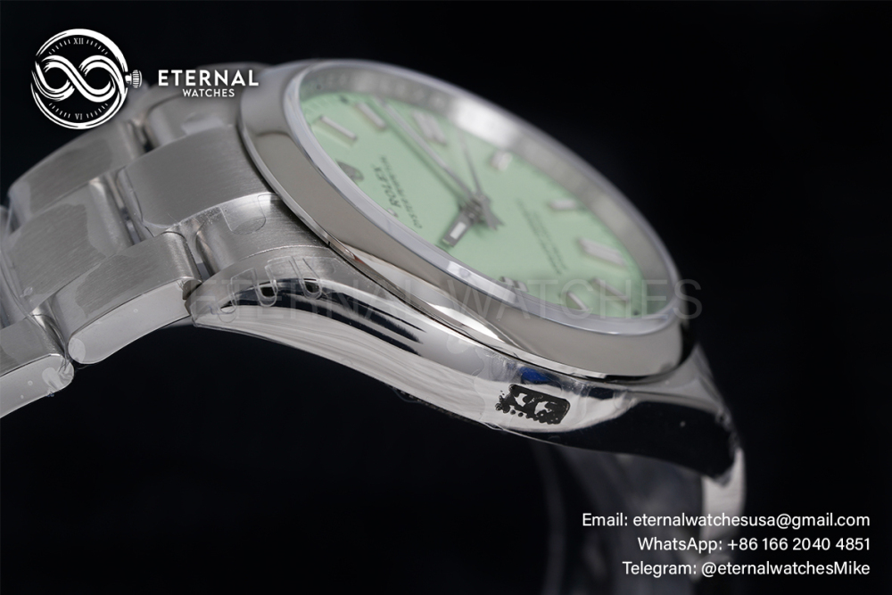 ROLEX - Oyster Perpetual 134300 41mm SS/SS Pistachio Dial VSF VS3230