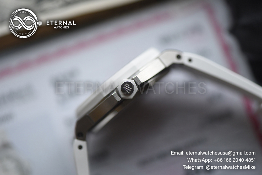 AUDEMARS PIGUET - Royal Oak Offshore 67540 37mm SS/RU Dia/Wht Swiss Quartz