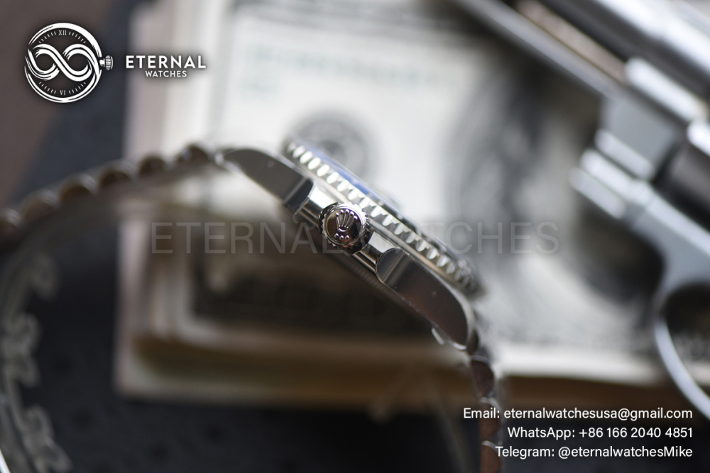 ROLEX - GMT Master II 126710 Batman 40mm Oyster SS/SS Black Dial VSF DD3285