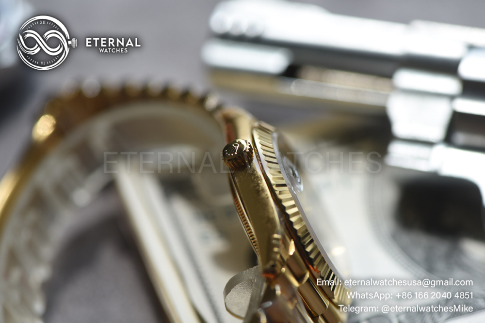 ROLEX - SUPER CLONE DayDate 228238 40mm Yellow Gold Black Dial (Weight Adjusted)