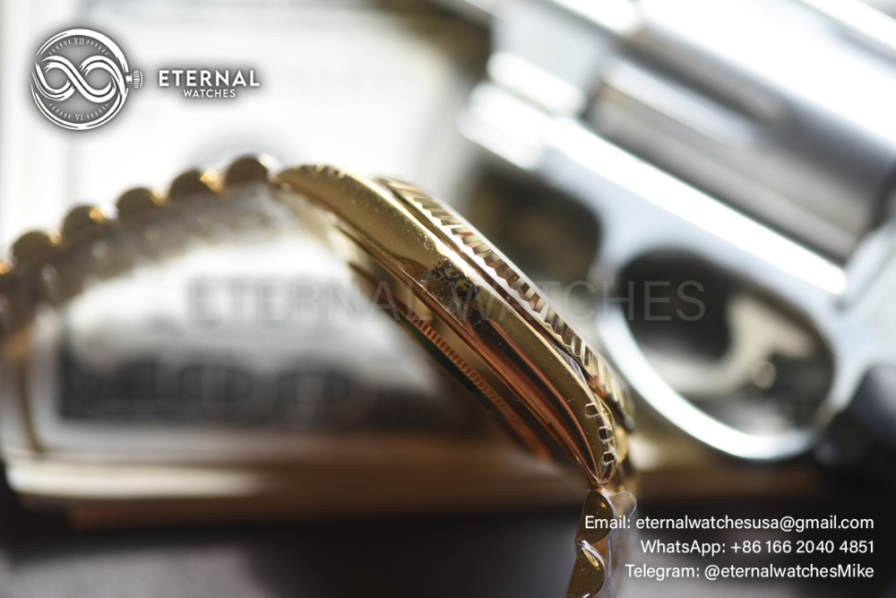 ROLEX - SUPER CLONE DayDate 228238 40mm Yellow Gold Black Dial (Weight Adjusted)