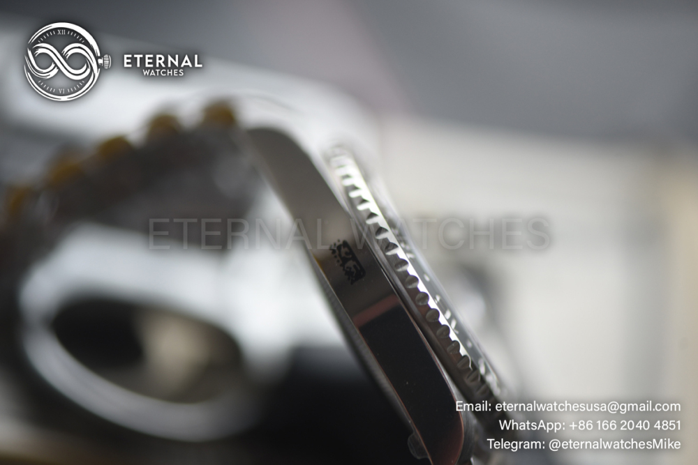 ROLEX - SUPER CLONE GMT Master II 126710 Bruce Wayne 40mm Jubilee SS/SS Black Dial VSF DD3285