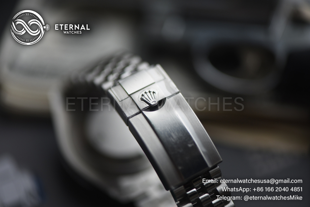 ROLEX - SUPER CLONE GMT Master II 126710 Bruce Wayne 40mm Jubilee SS/SS Black Dial VSF DD3285