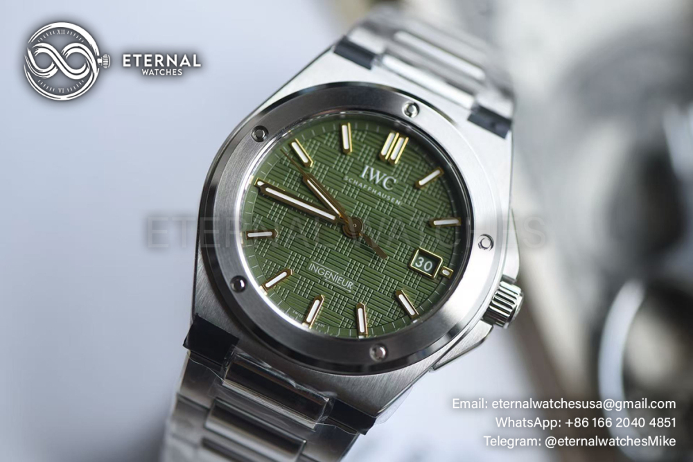 IWC - Ingeniuer Automatic 40mm SS/SS Green Dial V7F V2 A2892