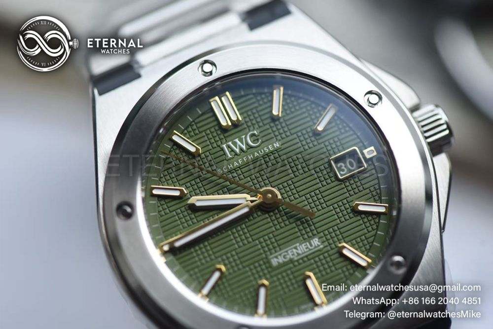 IWC - Ingeniuer Automatic 40mm SS/SS Green Dial V7F V2 A2892