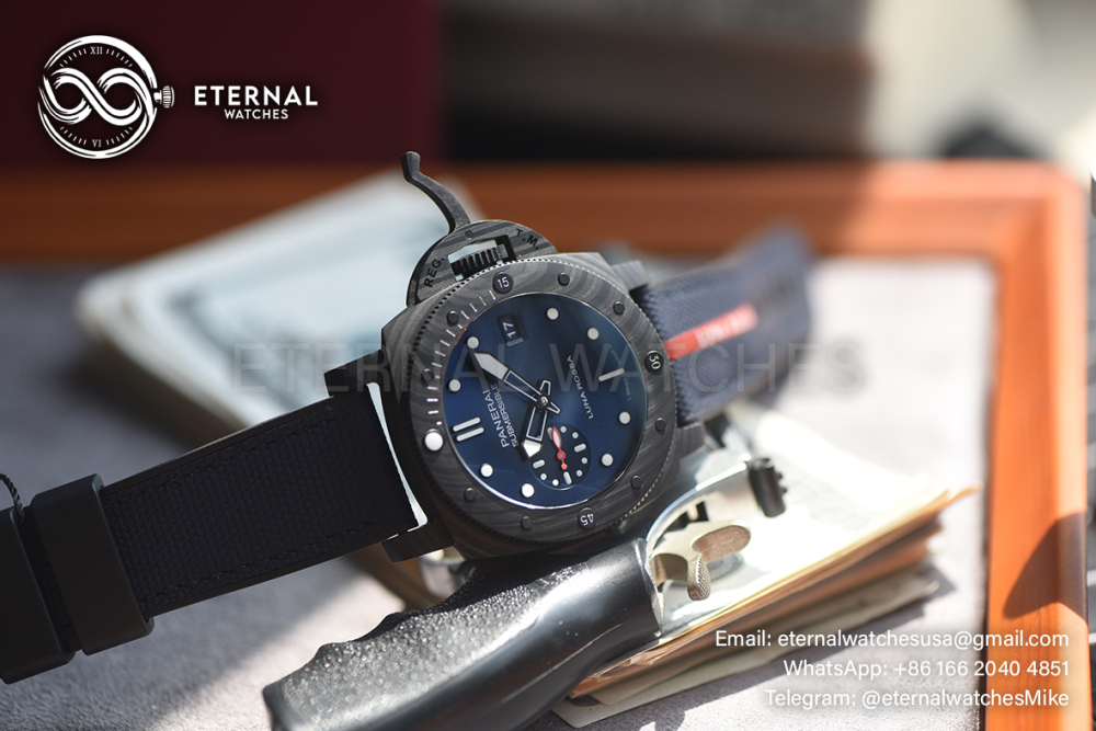PANERAI - SUPER CLONE Submersible PAM1563 Luna Rosa 42mm Carbon/NY Blue Dial VSF P900