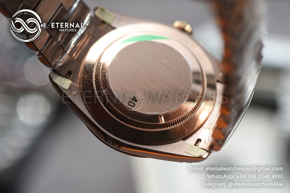 ROLEX - SUPER CLONE DayDate 228235 40mm Rose Gold Green Dial VSF V2 (Weight Adjusted)