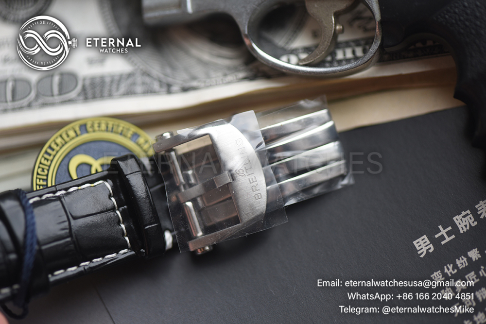 BREITLING - Navitimer B01 Chronograph SS/LE Green Dial BLSF