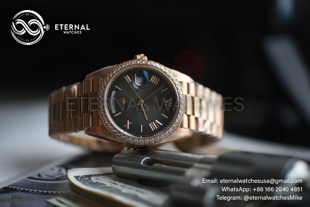 ROLEX - SUPER CLONE DayDate 228235 40mm Rose Gold Black Dial VSF V2 (Weight Adjusted)