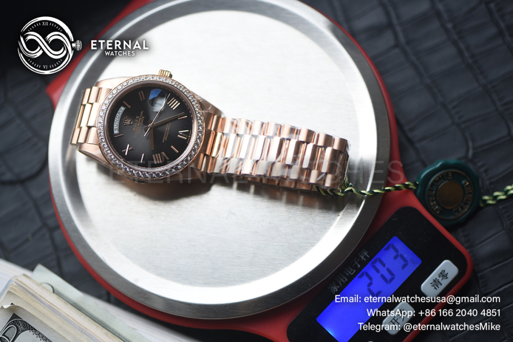 ROLEX - SUPER CLONE DayDate 228235 40mm Rose Gold Black Dial VSF V2 (Weight Adjusted)