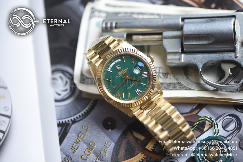 ROLEX - SUPER CLONE DayDate 228238 40mm Yellow Gold Green Dial VSF V2 (Weight Adjusted)