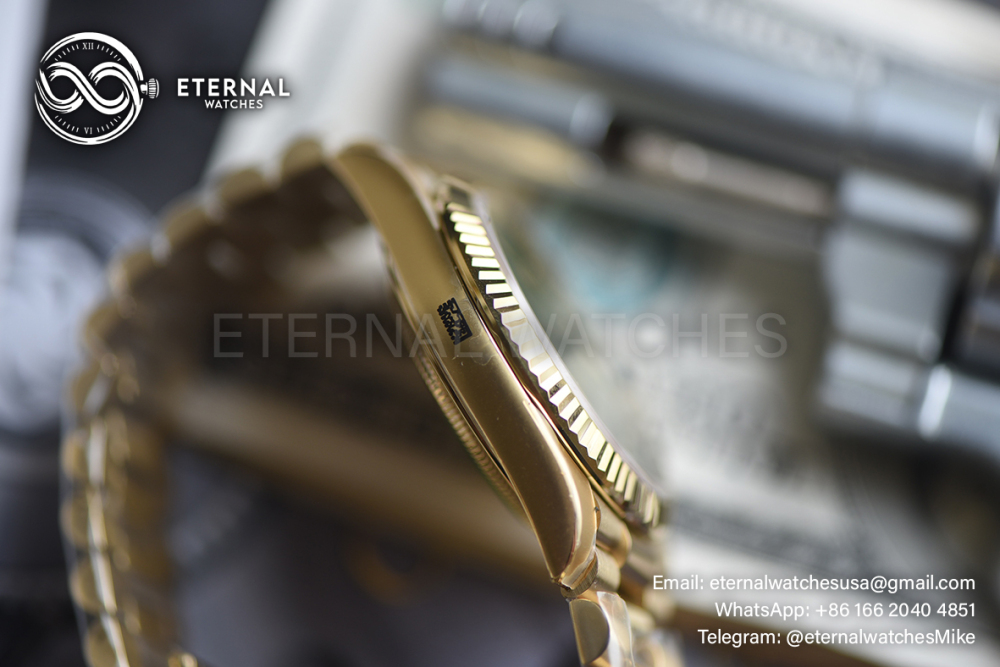ROLEX - SUPER CLONE DayDate 228238 40mm Yellow Gold Green Dial VSF V2 (Weight Adjusted)