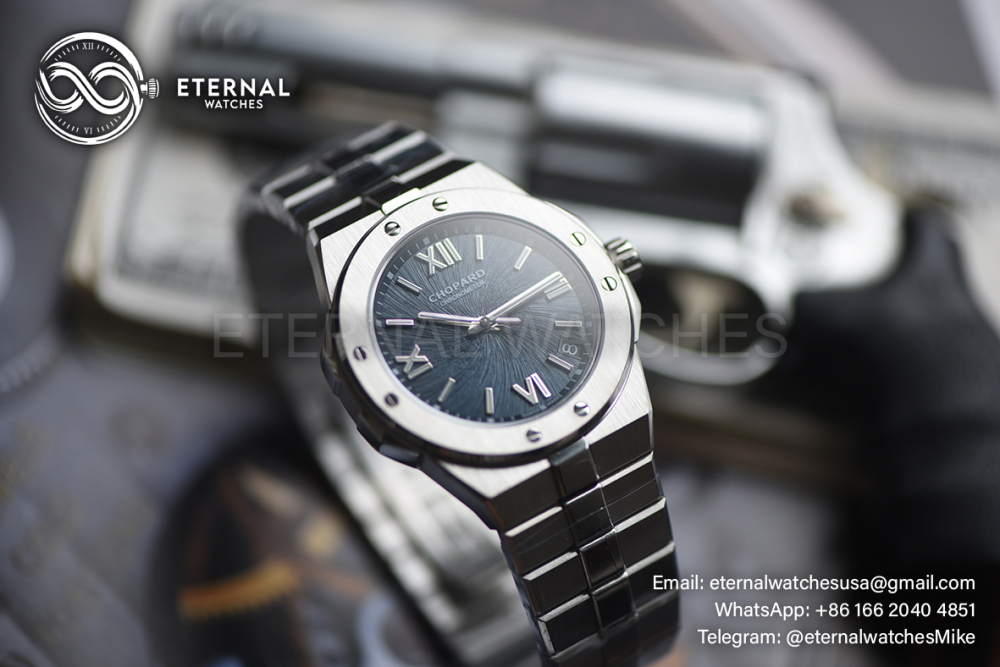 CHOPARD - Alpine Eagle 298600 41mm SS/SS Blue Dial