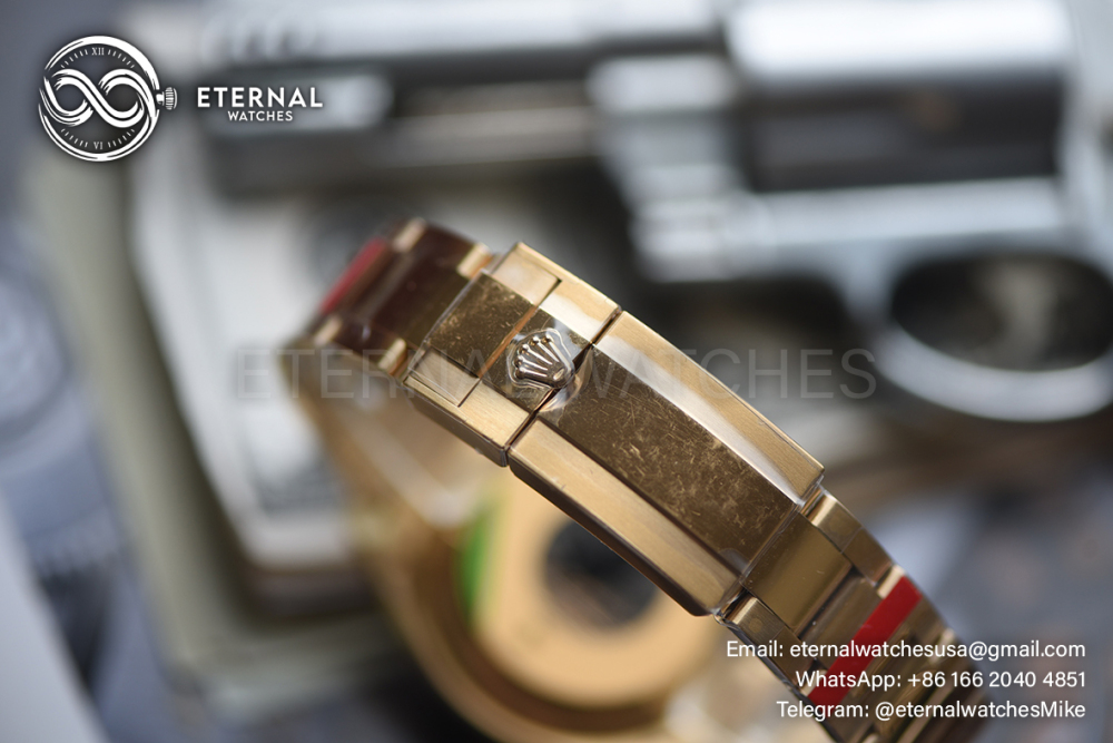 ROLEX - SUPER CLONE Daytona 126508 40mm YG/YG Green/Stk VSF V3 DD4131 (Weight Adjusted)