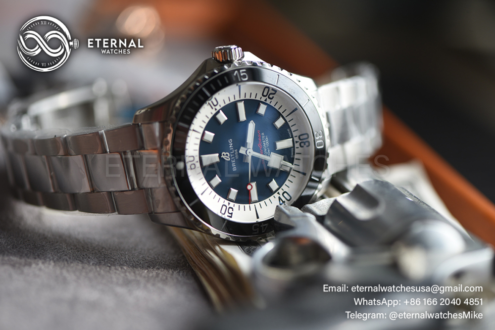 BREITLING - Super Ocean 44mm Black Bezel on Blue Dial Strap TF A2824