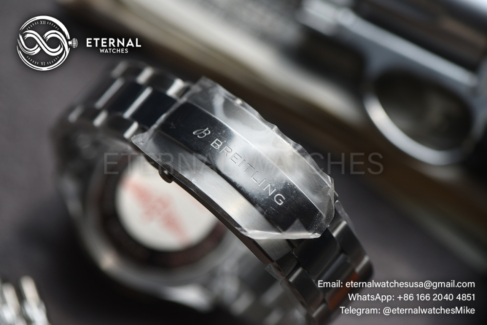 BREITLING - Super Ocean 44mm Black Bezel on Blue Dial Strap TF A2824