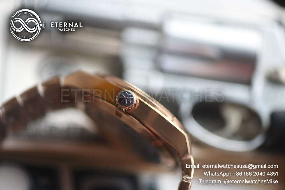 VACHERON CONSTANTIN - Overseas Tourbillon RG/RG Blue Dial BBF Manual