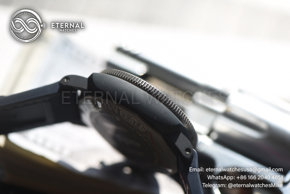 PANERAI - SUPER CLONE Submersible PAM1543 Luna Rossa 44mm TI/CE White Dial VSF P900