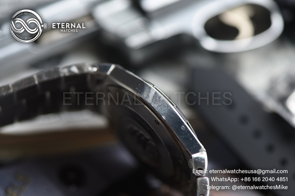 VACHERON CONSTANTIN - Overseas 47040 42mm SS/SS Black Dial PPF A1226
