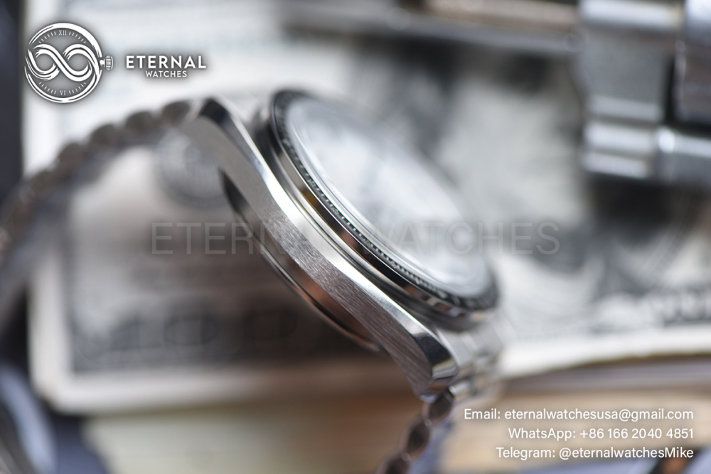 OMEGA - Speedmaster MoonWatch 41mm SS/SS White Dial OMF A3861