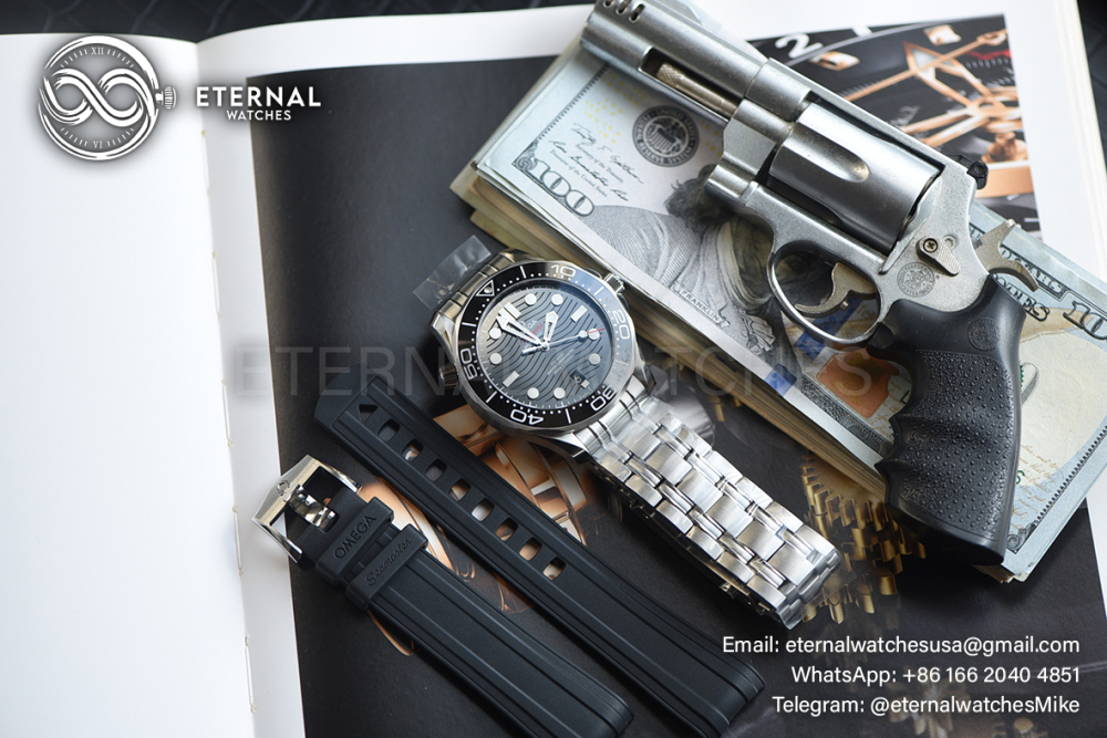 OMEGA - SUPER CLONE Seamaster Diver 300m 42mm SS/SS Black Texture Dial V4 VSF 8800