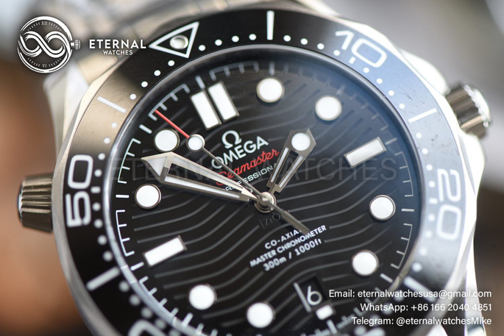 OMEGA - SUPER CLONE Seamaster Diver 300m 42mm SS/SS Black Texture Dial V4 VSF 8800