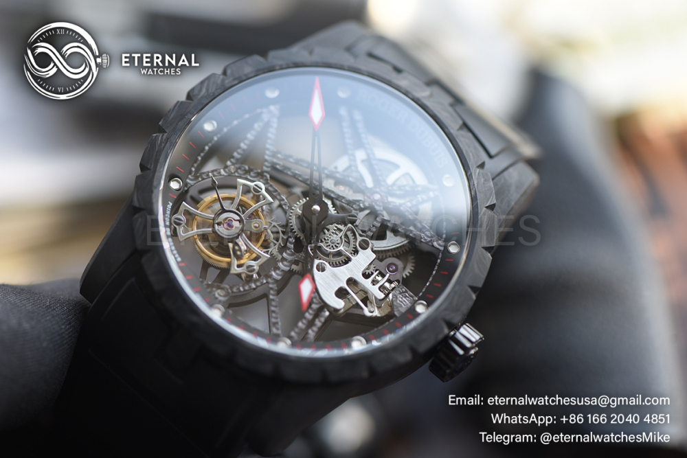 ROGER DUBUIS - Excalibur Spider DBEX0577 Carbon Flying Tourbillon CF/RU BBRF