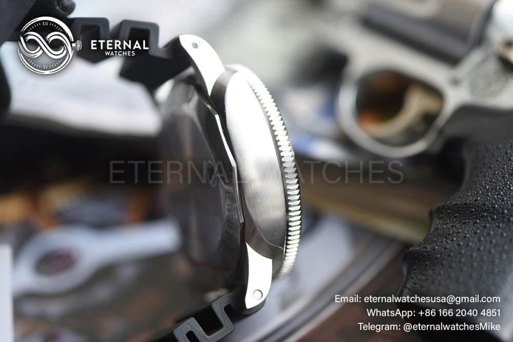PANERAI - SUPER CLONE PAM683 Submersible 42mm SS/RU Black VSF P900