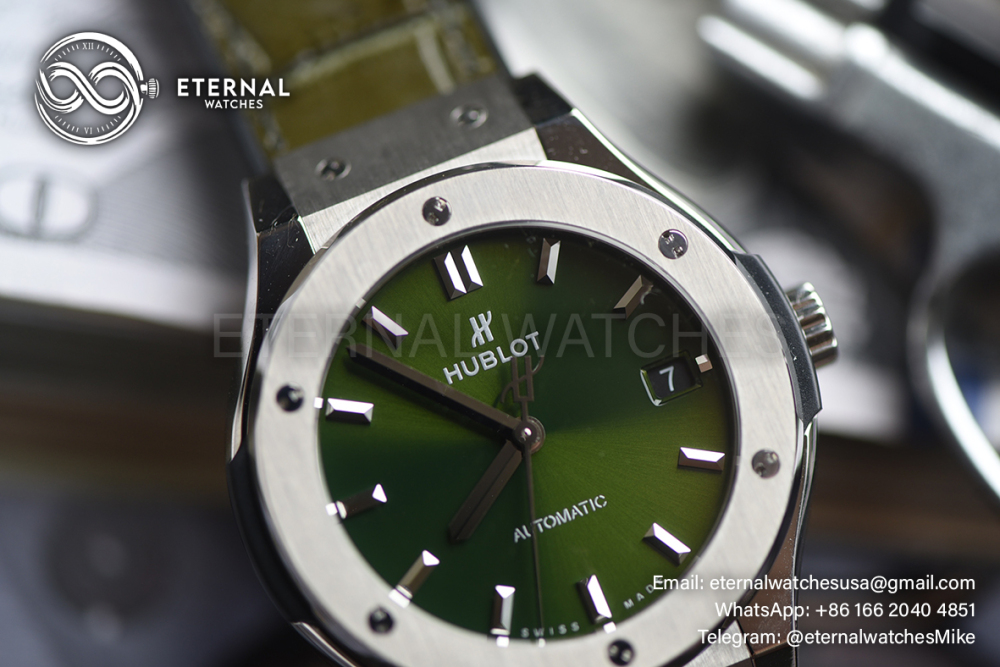 HUBLOT - Classic Fusion 42mm SS/LE Green/Stk APSF A1110